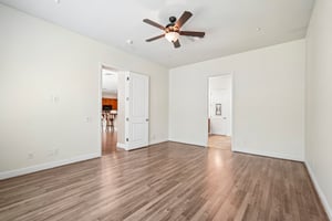 Coryton Ln-S2404-016.jpg