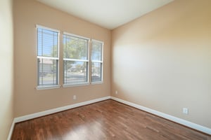 Coryton Ln-S2404-025.jpg