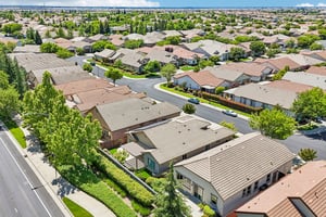 Coryton Ln-S2404-044.jpg