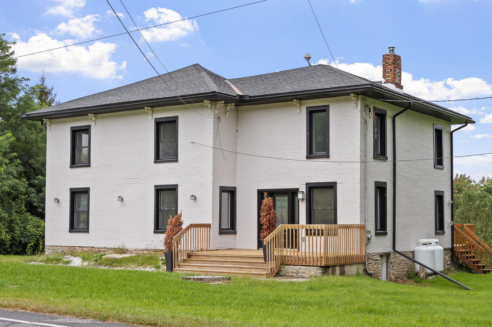 2242 County Rd 3 Carrying Place, ON K0K 1L0