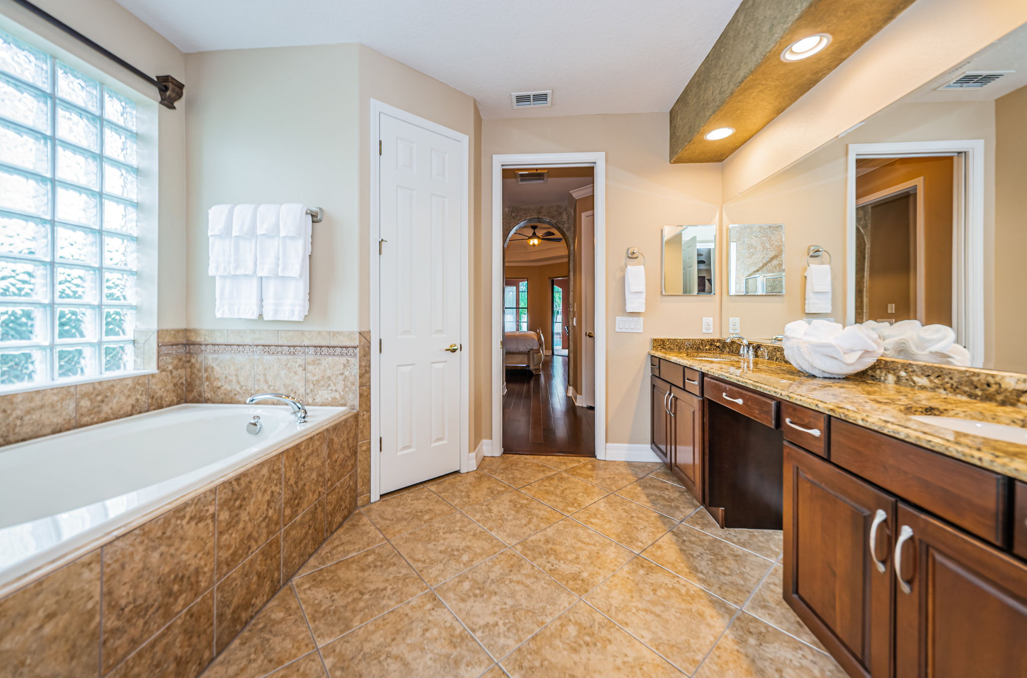 Master Bathroom1b