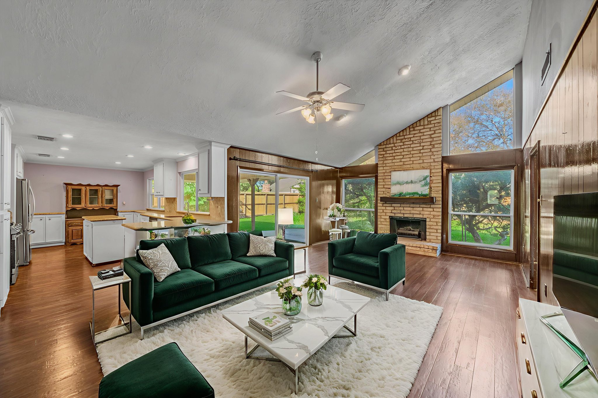 AR700056 virtually staged.jpeg