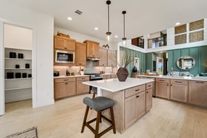 Sawyer Mountain Dr-S0603-015.jpg