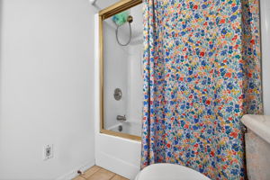 Guest Bathroom 2