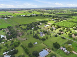  Photo 40