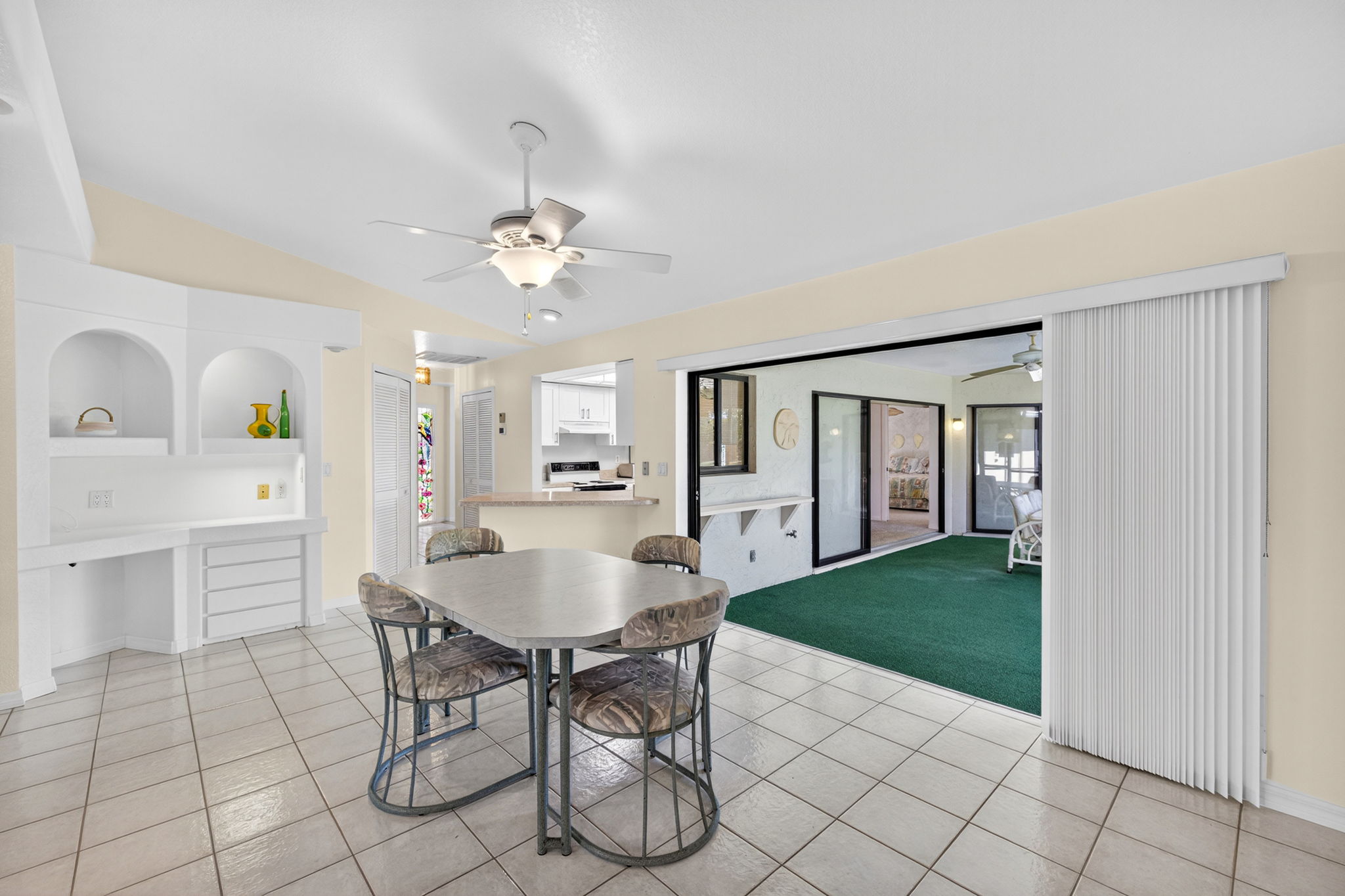 Breakfast Nook 1 of 3