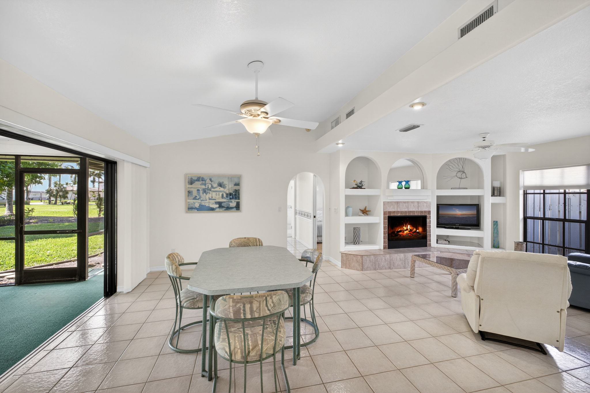 Breakfast Nook 3 of 3