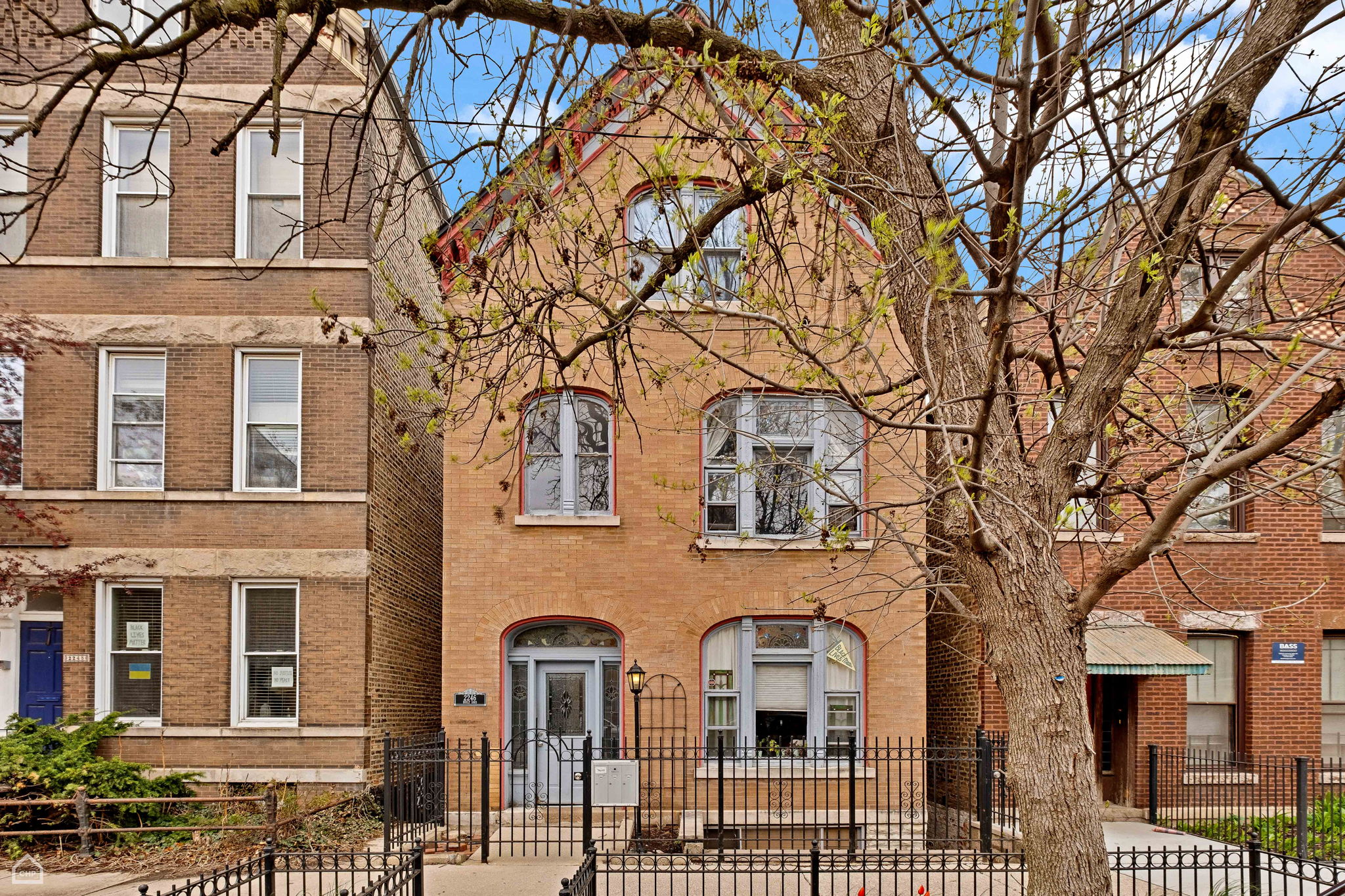2246 W Palmer St - Exterior_002