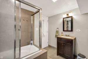 2246 W Palmer St - Unit 1_017