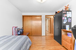  Photo 33