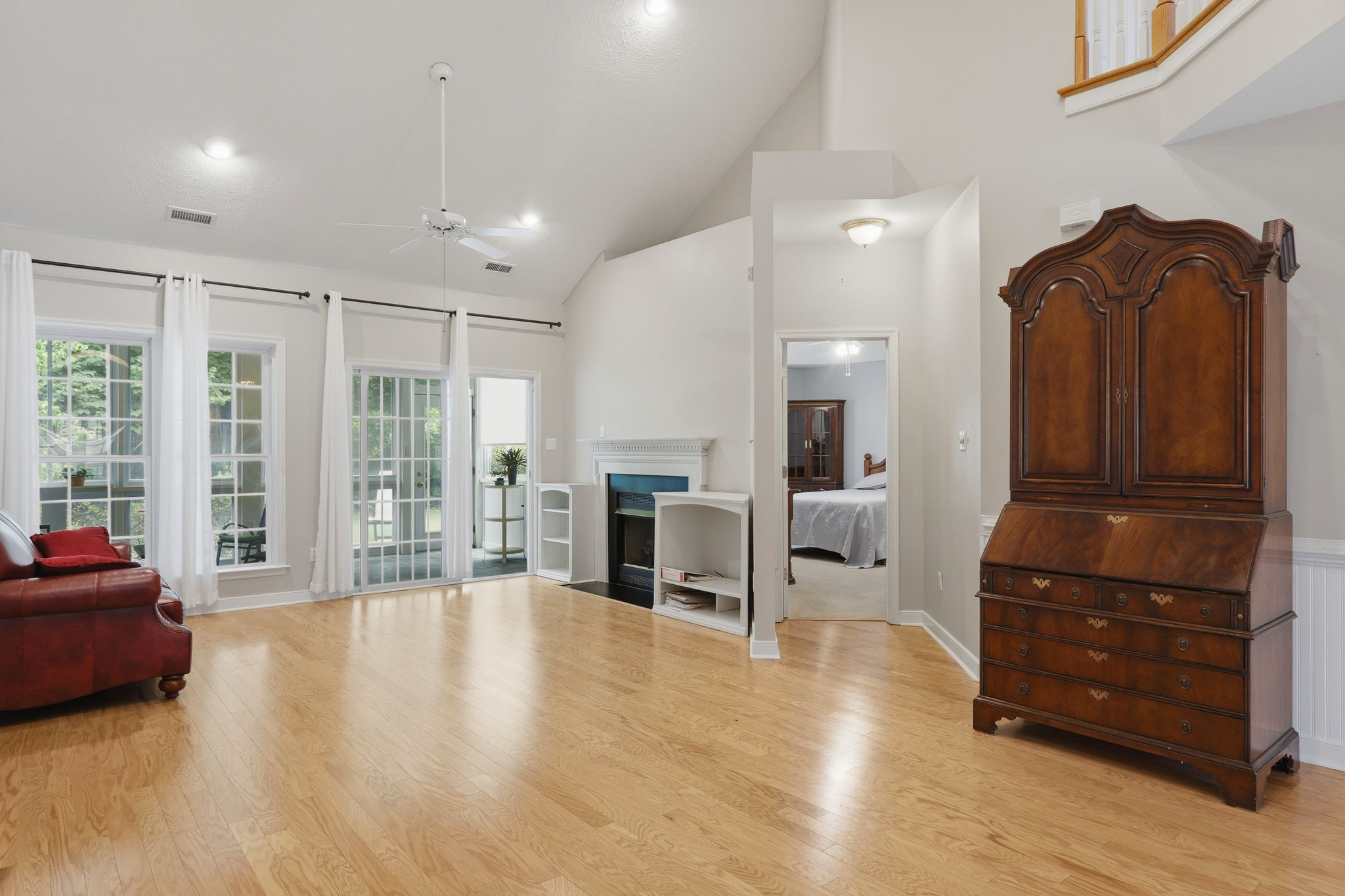 06-Living Room