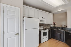 12-Kitchen