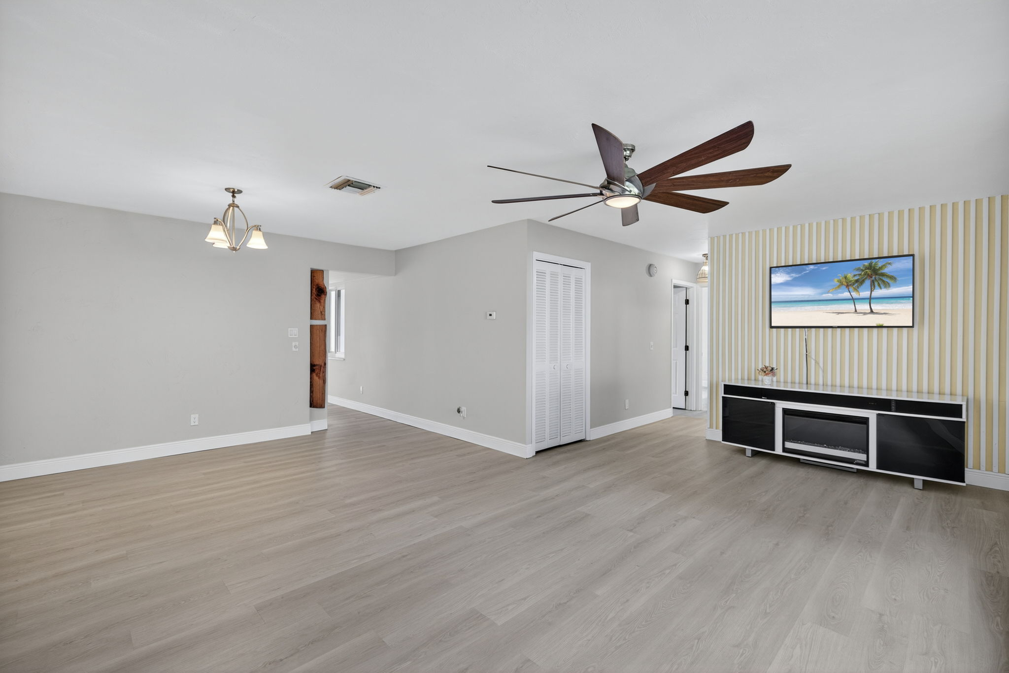 Virtual stage Living area & Dining Area