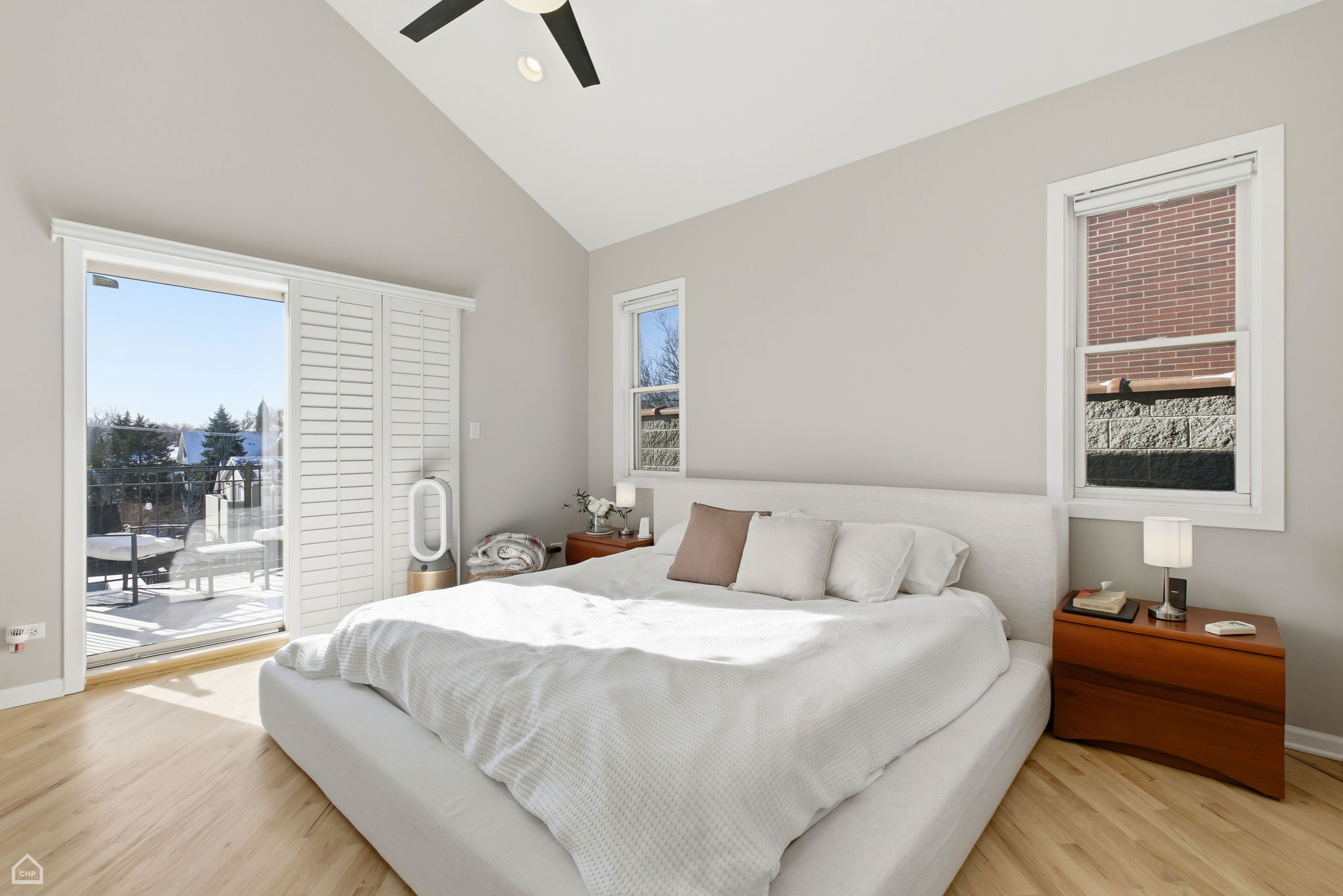 2249 W Foster Ave 3 - Brady Miller_CHP2026_012