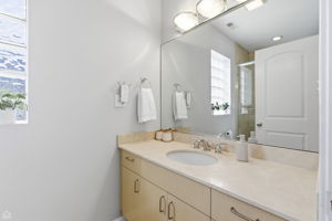 2249 W Foster Ave 3 - Brady Miller_CHP2026_010