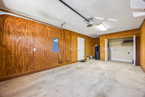 Garage/Laundry