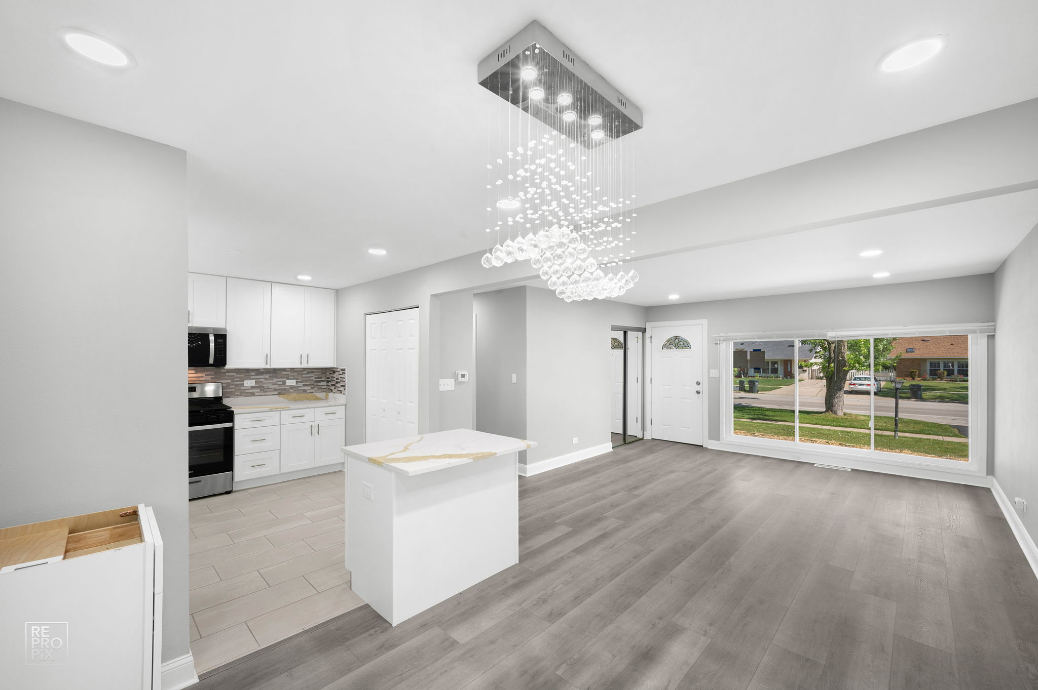 225 Bode Rd, Hoffman Estates, IL 60169_002