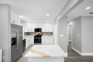 225 Bode Rd, Hoffman Estates, IL 60169_003