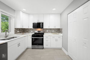 225 Bode Rd, Hoffman Estates, IL 60169_004