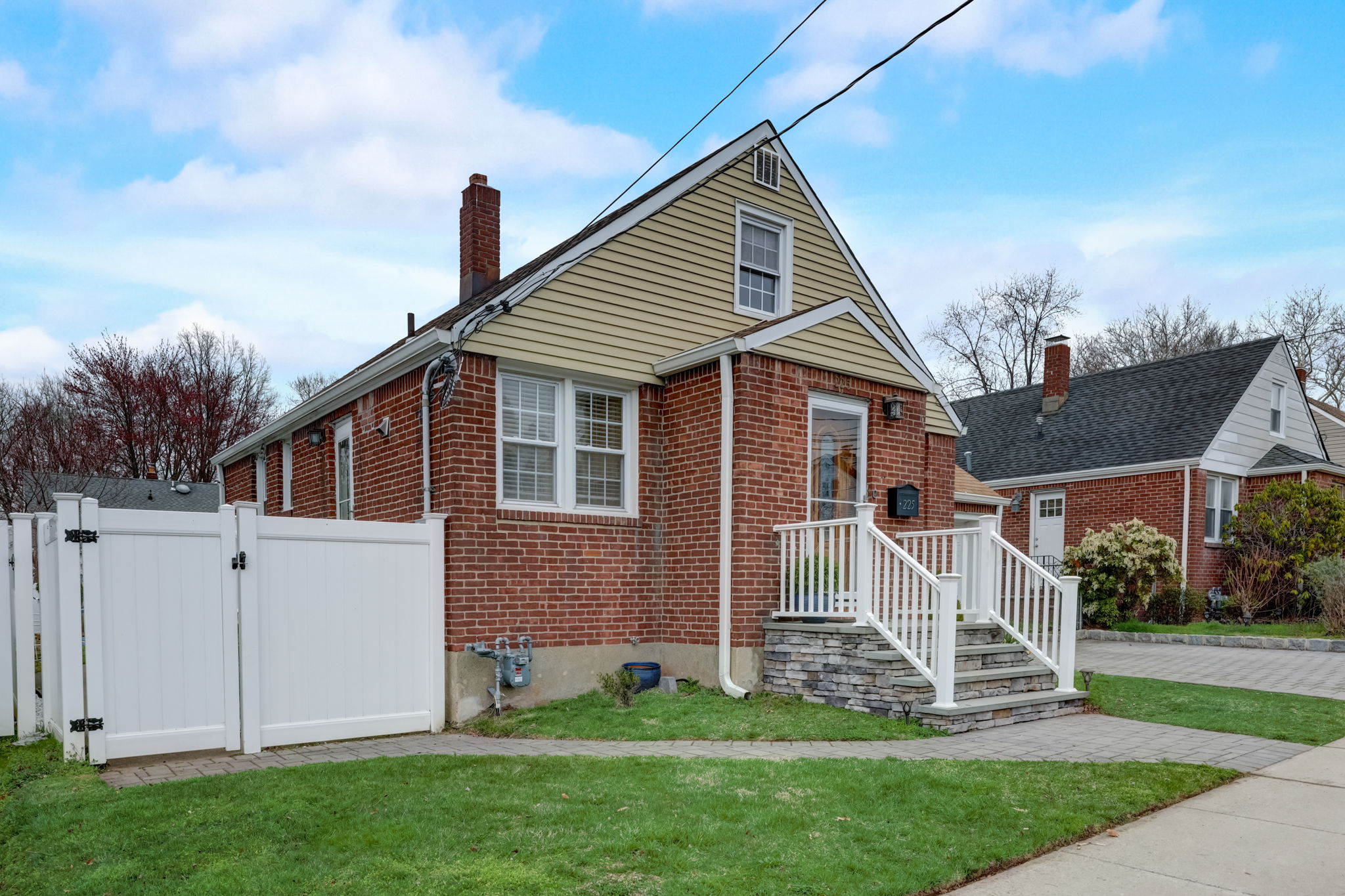 225 Coolidge Ave, Hasbrouck Heights, NJ 07604 | ShowingTime+ Listing ...