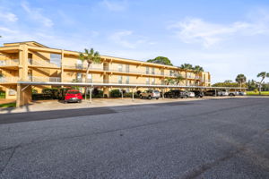 Front of Bldg - 495A0425