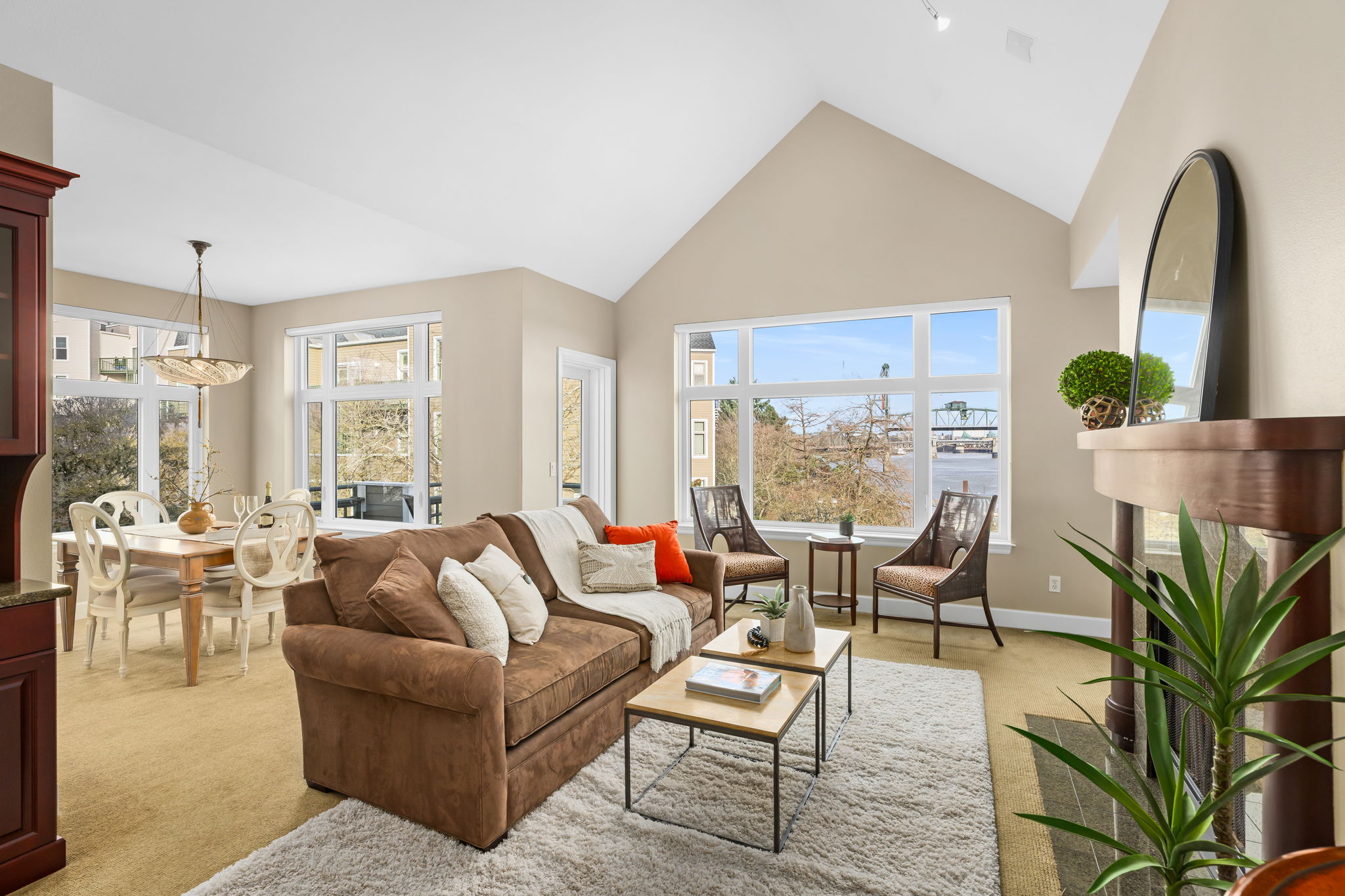 6. Open Floor plan with Vaulted Ceilings