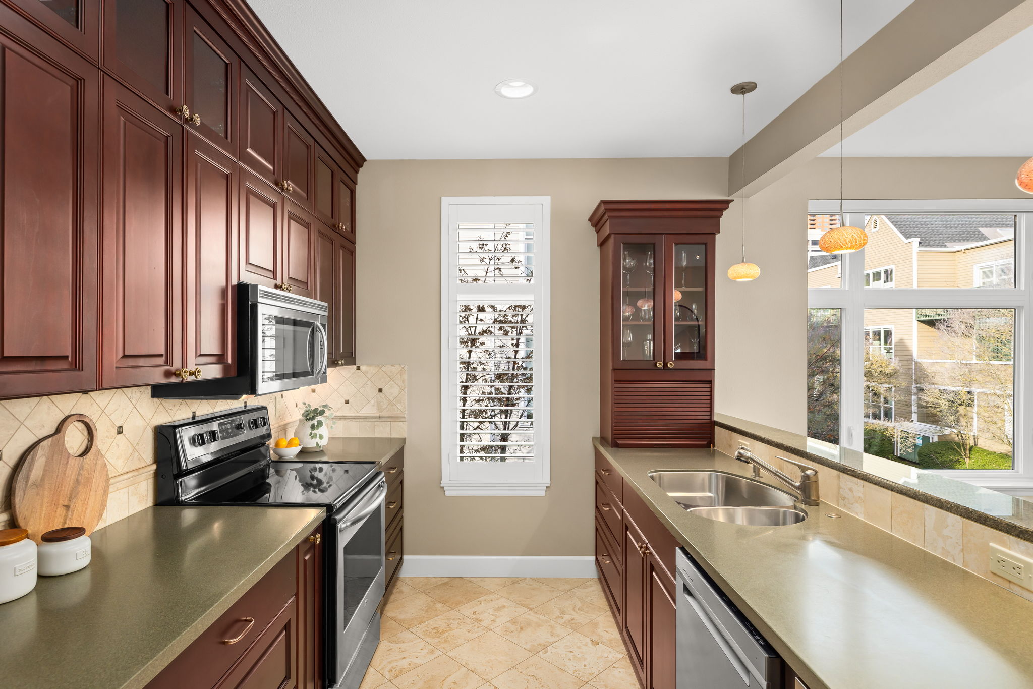 15. Kitchen open to dining room