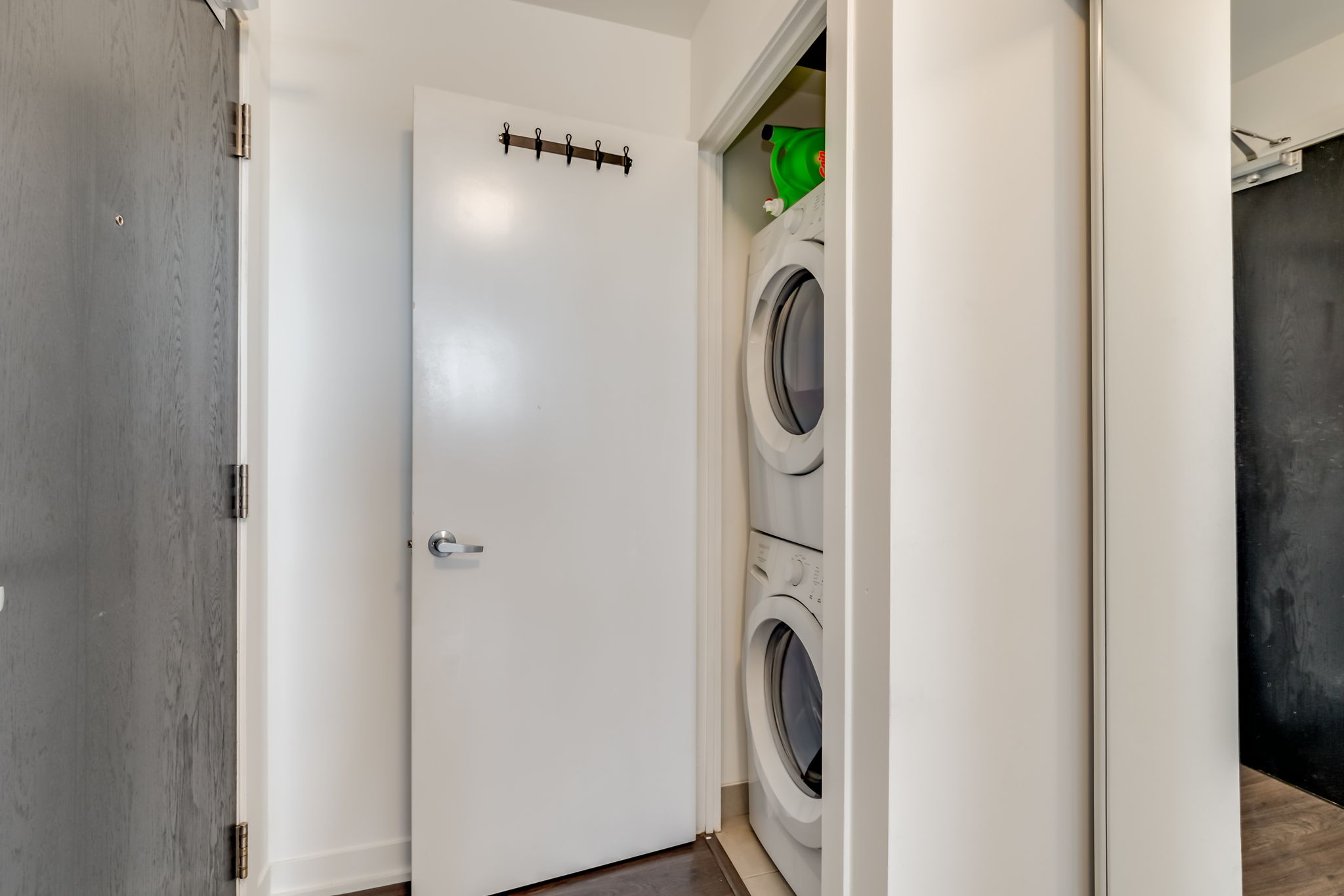 Toronto property showcase — delivered property photograph 24