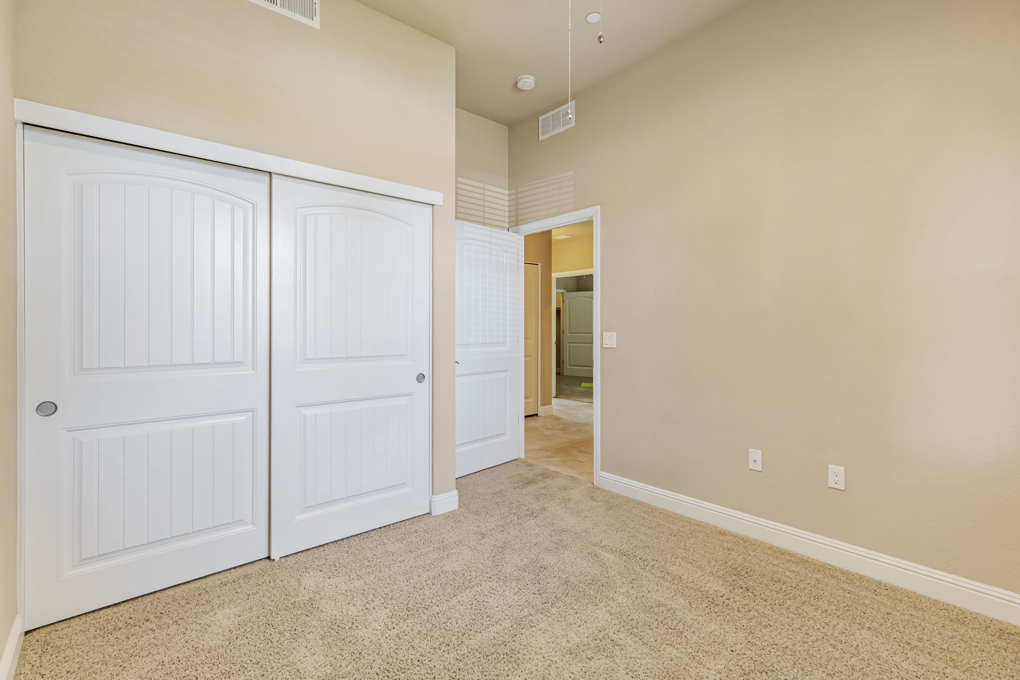 019_ 2250 Hayloft Dr