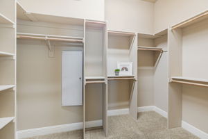 025_ 2250 Hayloft Dr