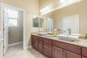 028_ 2250 Hayloft Dr