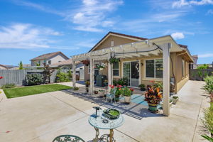 033_ 2250 Hayloft Dr