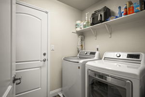  Photo 31
