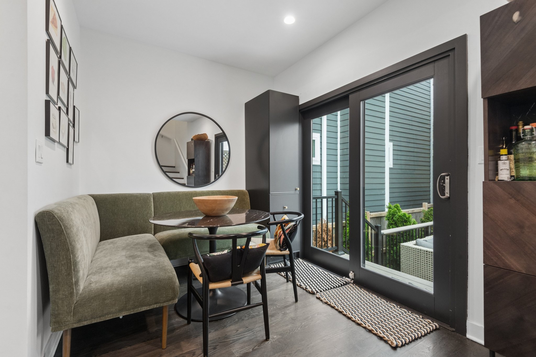 2250 W Berwyn Ave_020.jpg