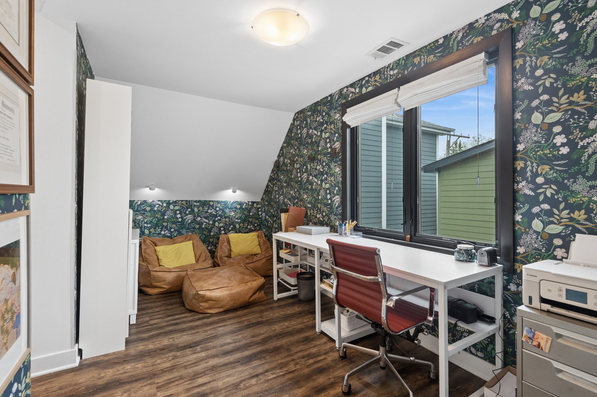 2250 W Berwyn Ave_022.jpg