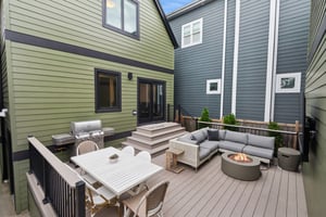 2250 W Berwyn Ave_002.jpg