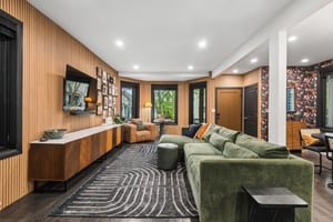 2250 W Berwyn Ave_009.jpg