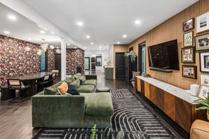 2250 W Berwyn Ave_012.jpg