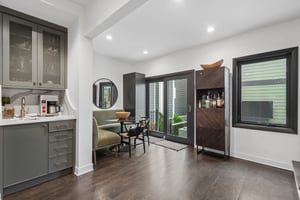 2250 W Berwyn Ave_018.jpg