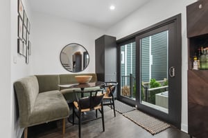 2250 W Berwyn Ave_020.jpg