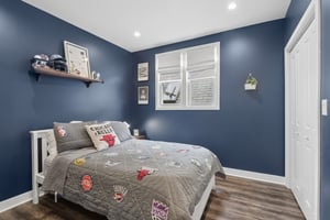 2250 W Berwyn Ave_025.jpg