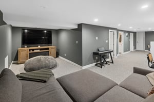 2250 W Berwyn Ave_037.jpg