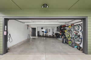 2250 W Berwyn Ave_038.jpg