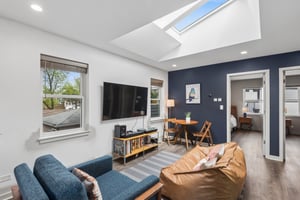 2250 W Berwyn Ave_040.jpg