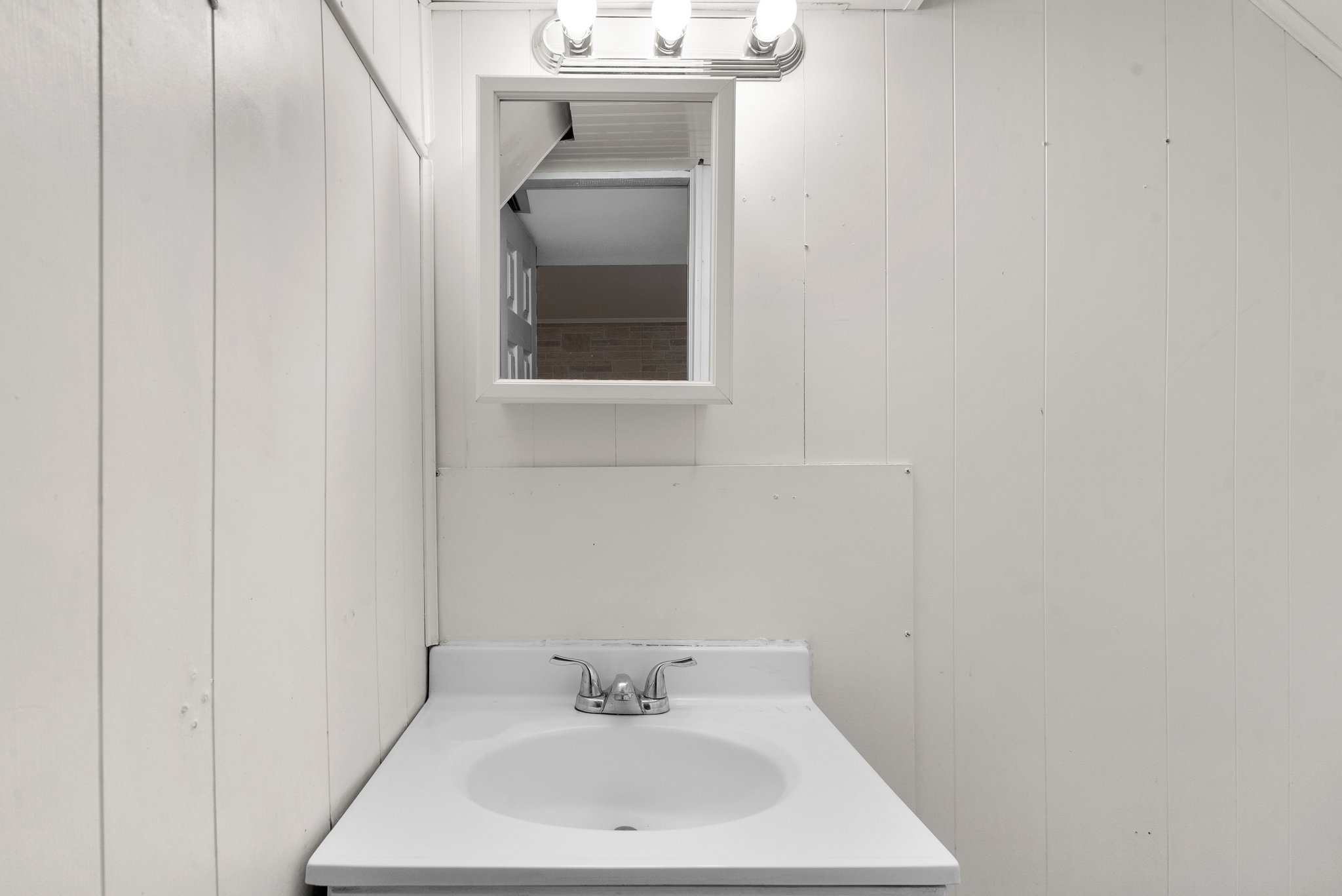 2251 Roanoke Dr. 26.jpg