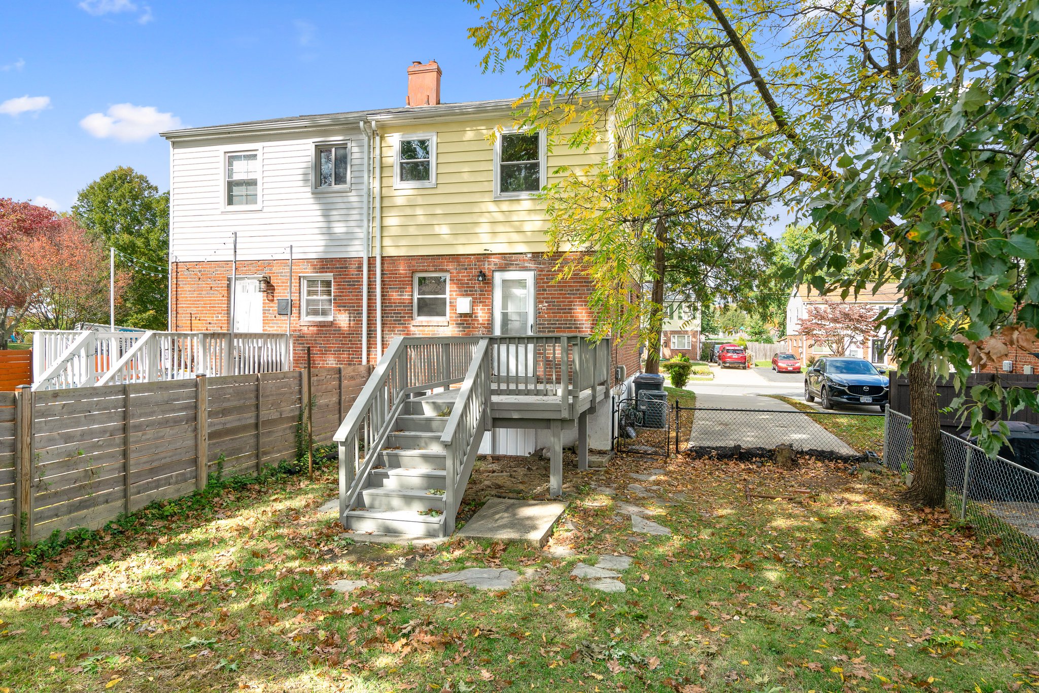 2251 Roanoke Dr. 37.jpg