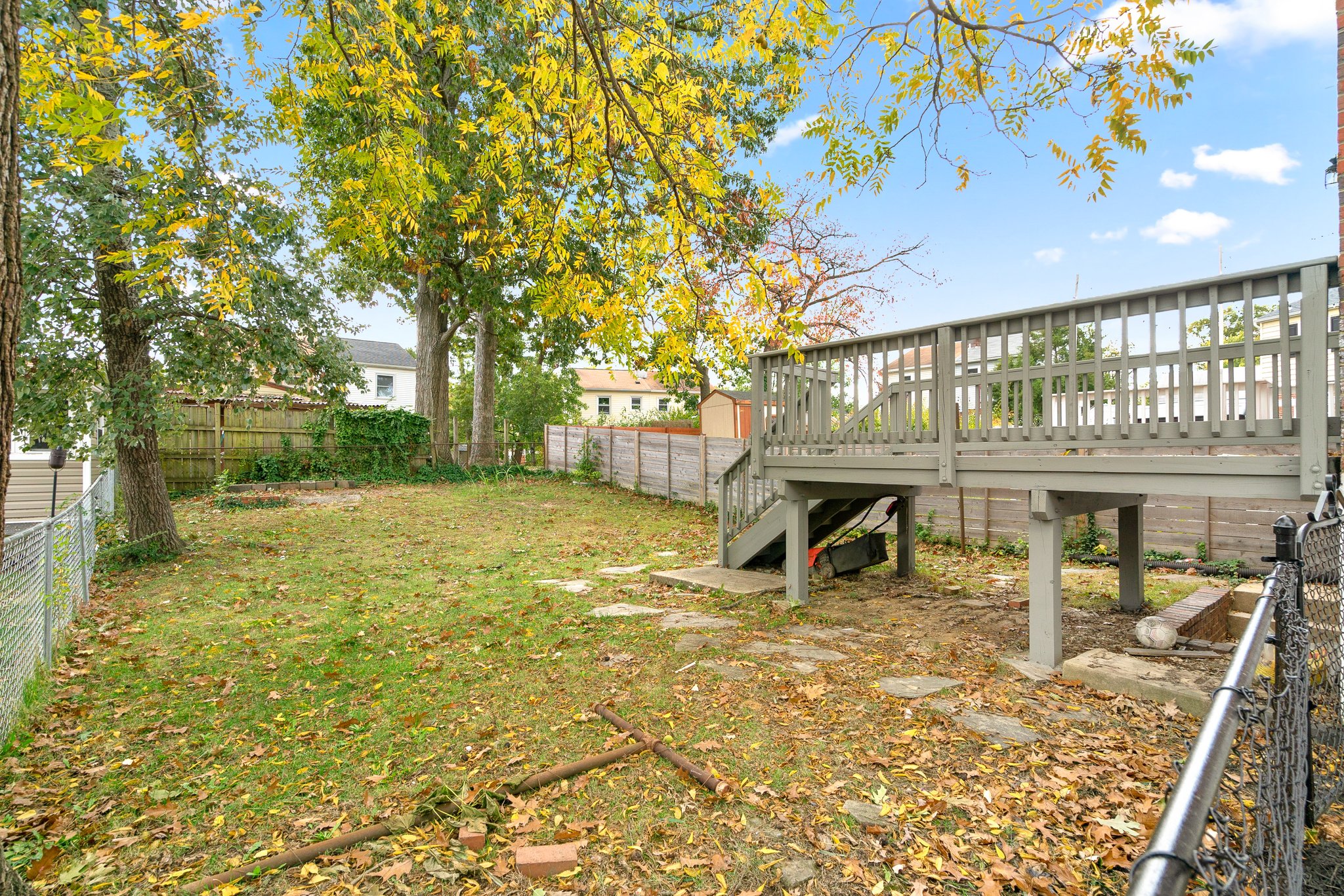 2251 Roanoke Dr. 38.jpg