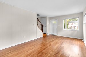 2251 Roanoke Dr. 08.jpg