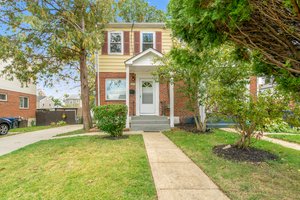 2251 Roanoke Dr. 01.jpg