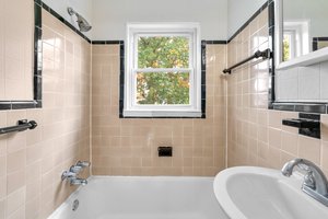 2251 Roanoke Dr. 21.jpg